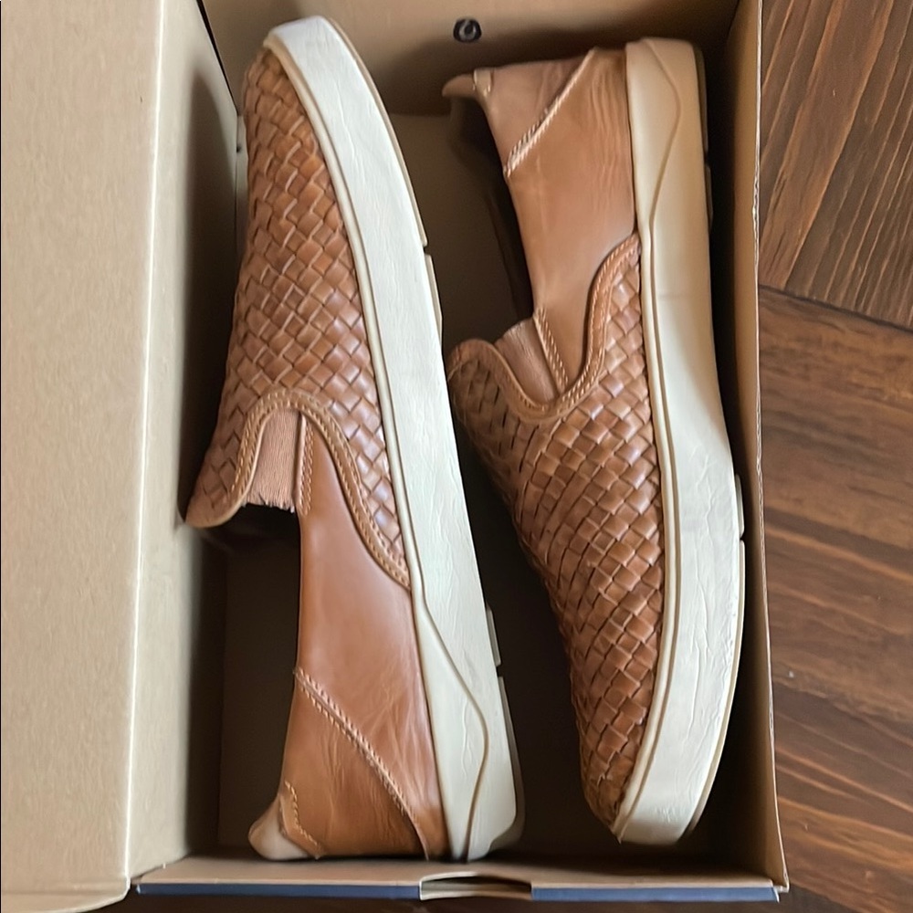 OluKai Lauhala Tan and White Woven Leather Loafers